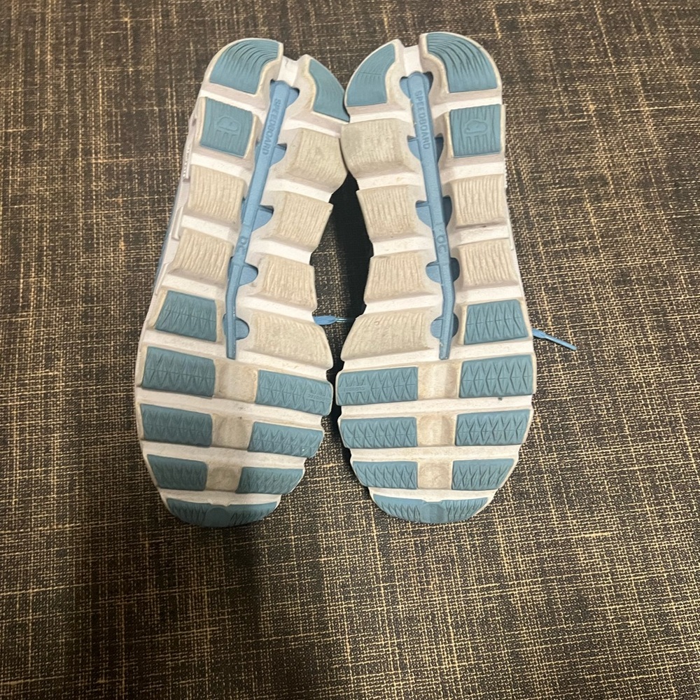 On Running Cloud Women's Light Blue Running Shoe - Picture 4 of 10
